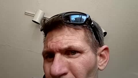 Snapshot of superhornedupgangsta831 chatting on 01.27.25 SuperhorndupGangsta online show from 01.27.25