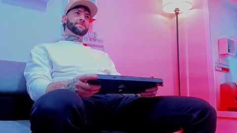 supreme_alpha_ online show from 11.22.25