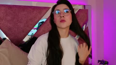 Susann online show from 04.08.26