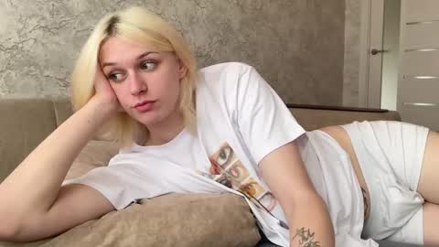 Snapshot of susan228 chatting on 10.01.25 Vladiva online show from 10.01.25