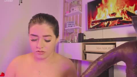 Snapshot of susan_jones_tcw chatting on 10.23.25 online show from 10.23.25