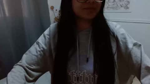 Snapshot of susana_hank chatting on 12.03.24 susana online show from 12.03.24