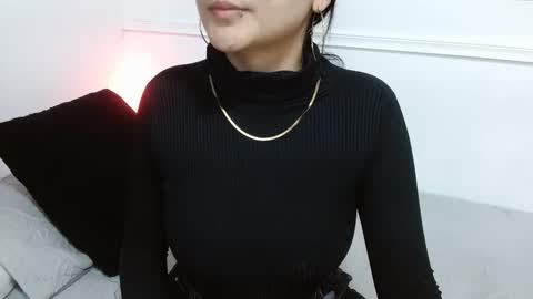 Snapshot of susana_hank chatting on 12.23.24 susana online show from 12.23.24