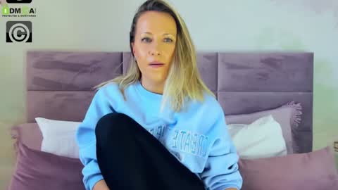 Snapshot of susanjewel chatting on 01.10.25 SusanJewel online show from 01.10.25