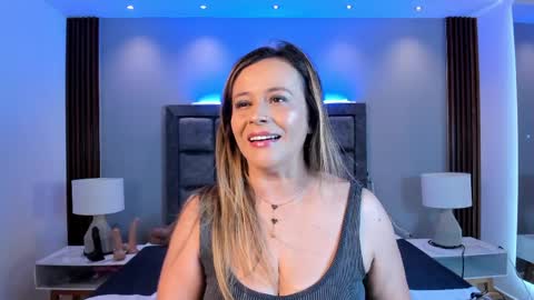 Snapshot of susann_ross chatting on 05.13.26 Susan Everyday From 0530 to 1430 Col Time online show from 05.13.26