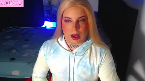 Snapshot of susej_exotic69 chatting on 10.05.25 ale online show from 10.05.25