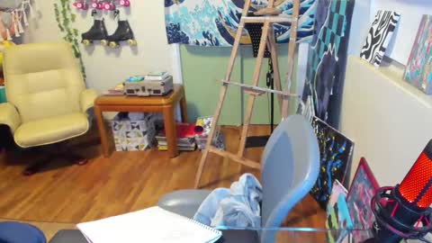 Snapshot of sushifox chatting on 11.03.25 online show from 11.03.25