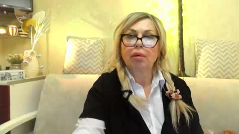 Snapshot of susiexnoreen chatting on 02.06.26 SusiexNoreen online show from 02.06.26