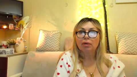 Snapshot of susiexnoreen chatting on 02.11.26 SusiexNoreen online show from 02.11.26