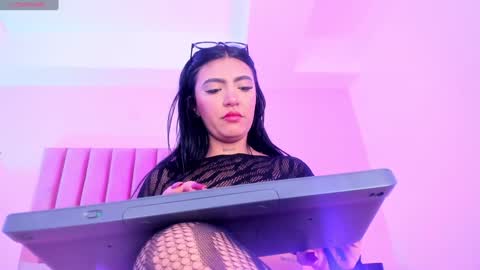 Sussan Nicole  online show from 01.31.25