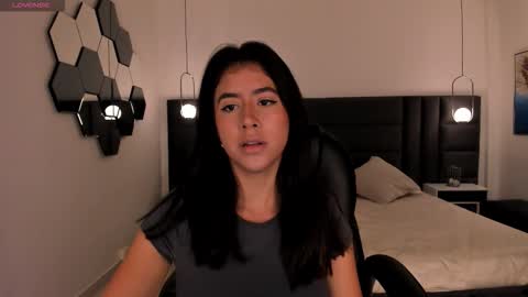 Snapshot of sussanelliot chatting on 10.21.25 Sussan online show from 10.21.25