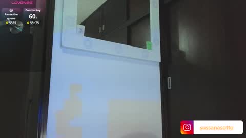 Snapshot of sussi_sotto chatting on 10.16.25 Sussi Soto online show from 10.16.25