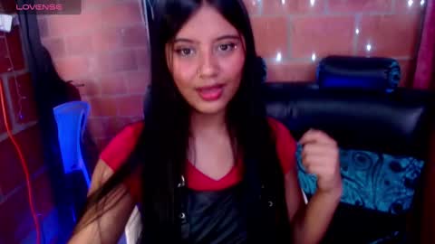 Snapshot of sussy_222 chatting on 03.02.25 susy online show from 03.02.25
