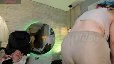   online show from 04.15.26