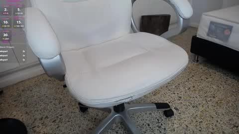 Snapshot of sussy_leon chatting on 12.06.24 sussy leon online show from 12.06.24