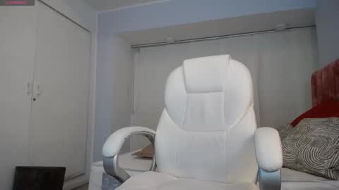 Snapshot of sussy_leon chatting on 12.12.24 sussy leon online show from 12.12.24