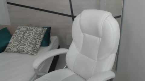 Snapshot of sussy_leon chatting on 01.17.25 sussy leon online show from 01.17.25