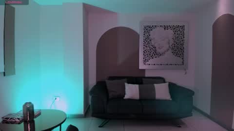 Sussy Bell online show from 11.04.25