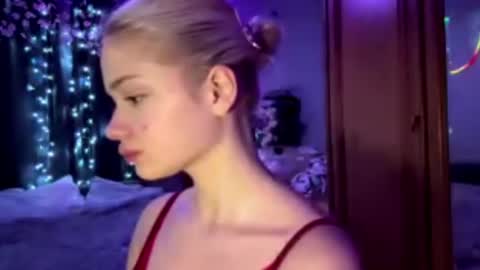 Snapshot of suzannabarmes chatting on 05.05.26 Stacy online show from 05.05.26