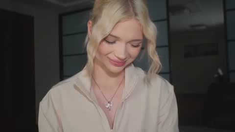 Snapshot of suzannabarmes chatting on 07.09.26 Stacy online show from 07.09.26