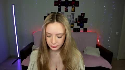 Snapshot of suzie_q69 chatting on 12.19.25 Suzie q online show from 12.19.25