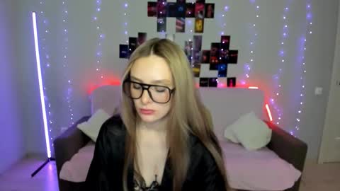 Snapshot of suzie_q69 chatting on 12.20.25 Suzie q online show from 12.20.25