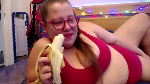 Snapshot of suziestardust chatting on 02.10.26 suzie stardust online show from 02.10.26