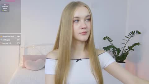 Suzi online show from 10.08.25