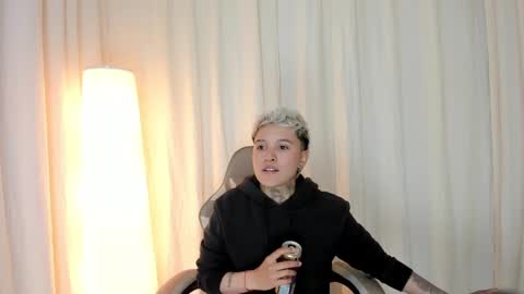 suzu_wolf online show from 10.06.25