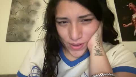Snapshot of suzyishellawet chatting on 04.15.26 Suzy online show from 04.15.26