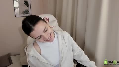 Suzy  next stream  Thursday Friday Saturday online show from 01.17.25