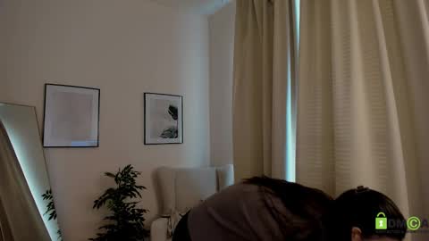 Suzy  next stream  Thursday Friday Saturday online show from 02.01.25