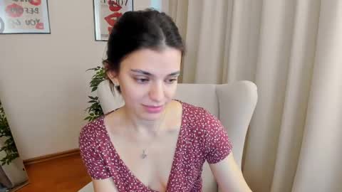 Suzy  next stream  Thursday Friday Saturday online show from 02.21.25