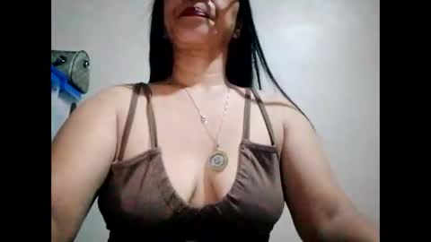 suzzie_hot online show from 12.22.24