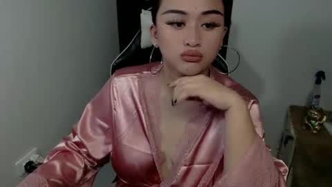 Snapshot of sw33tgirl_moaner chatting on 05.25.26 Angelic Baby online show from 05.25.26