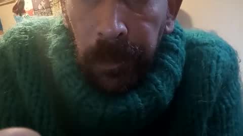 Snapshot of sweaterboy666 chatting on 12.19.24 sweaterboy666 online show from 12.19.24
