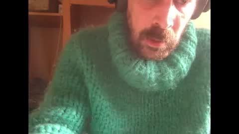 Snapshot of sweaterboy666 chatting on 02.04.25 sweaterboy666 online show from 02.04.25