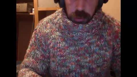 Snapshot of sweaterboy666 chatting on 02.14.25 sweaterboy666 online show from 02.14.25