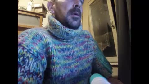 Snapshot of sweaterboy666 chatting on 09.30.25 sweaterboy666 online show from 09.30.25