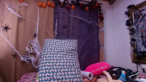 Debora  online show from 10.30.25