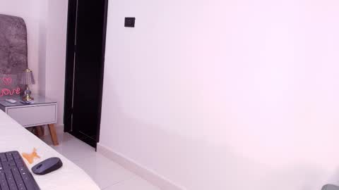 Debora  online show from 11.24.25