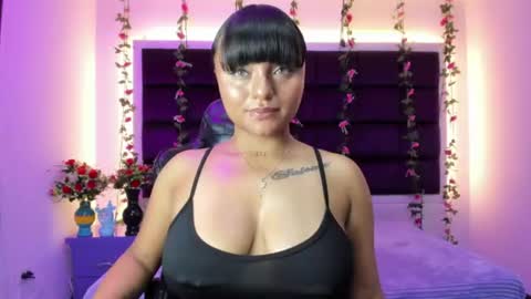 Snapshot of sweelanna chatting on 07.16.26 sweet ana online show from 07.16.26