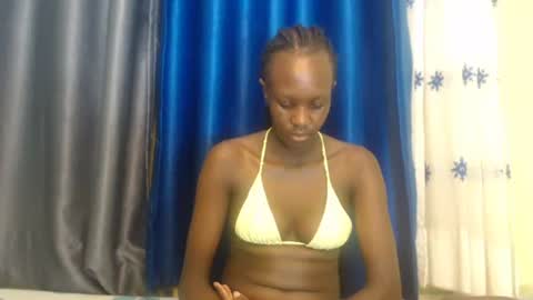 Snapshot of sweet69petyte chatting on 12.26.24 Petite Queen online show from 12.26.24