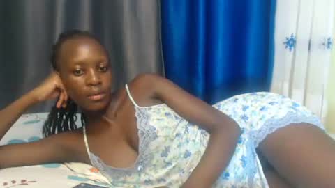 Snapshot of sweet69petyte chatting on 01.02.25 Petite Queen online show from 01.02.25