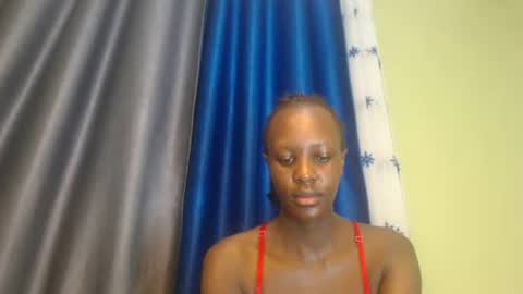 Snapshot of sweet69petyte chatting on 01.02.25 Petite Queen online show from 01.02.25
