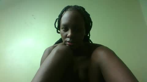 Snapshot of sweet69petyte chatting on 01.17.25 Petite Queen online show from 01.17.25