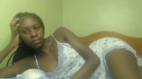 Snapshot of sweet69petyte chatting on 01.20.25 Petite Queen online show from 01.20.25