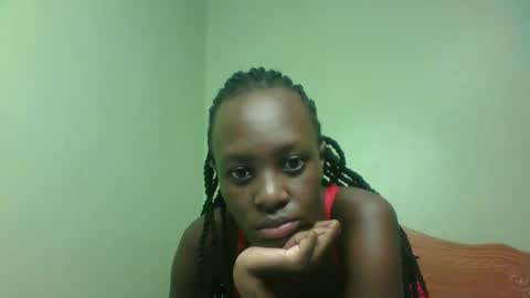 Snapshot of sweet69petyte chatting on 01.22.25 Petite Queen online show from 01.22.25