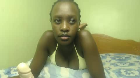 Snapshot of sweet69petyte chatting on 01.23.25 Petite Queen online show from 01.23.25