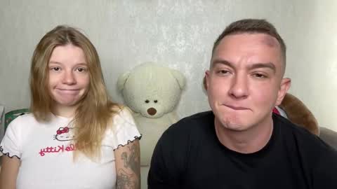 Mia and Robert online show from 10.03.25